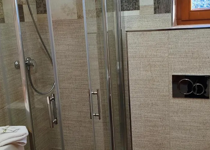 Grizzly House Guest house