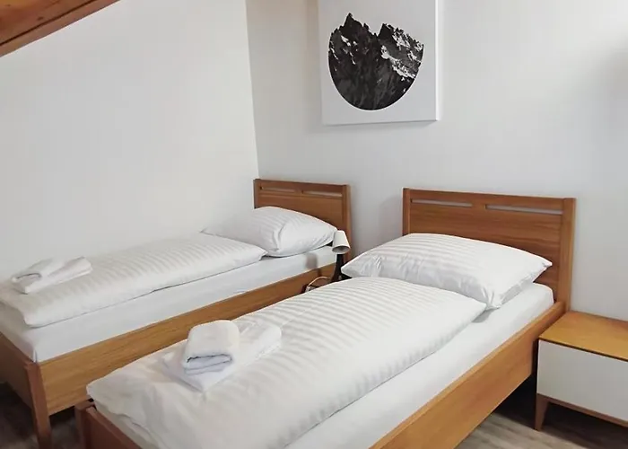 Grizzly House Guest house *